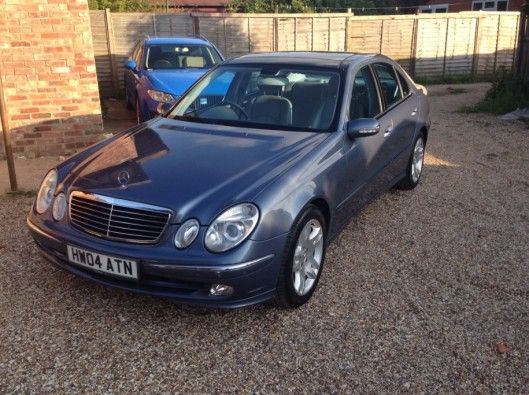 2004 Mercedes-Benz E320 CDI Avantgarde 4dr image 1