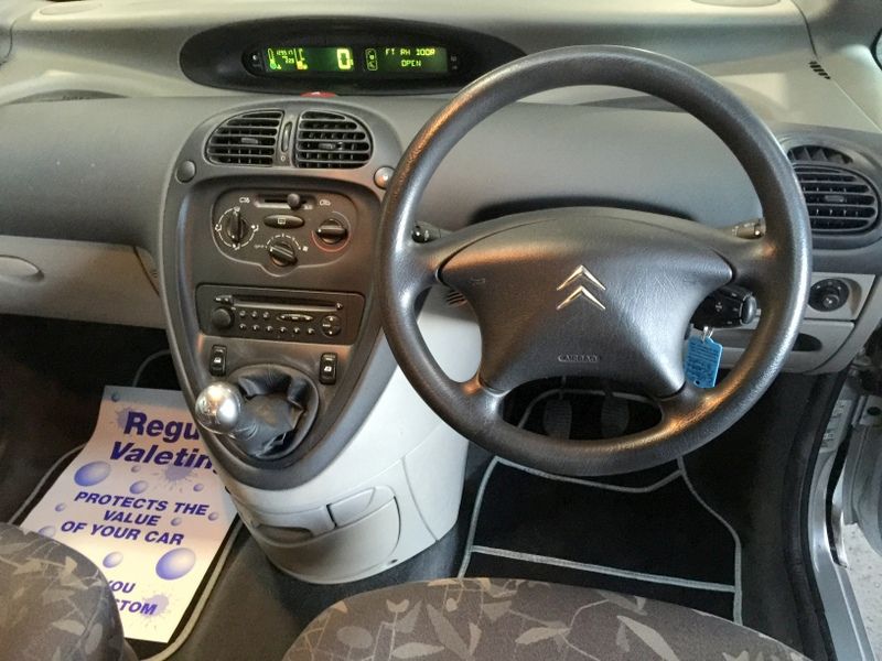 2004 Citroen Xsara Picasso 2.0 HDi LX 5Dr image 3