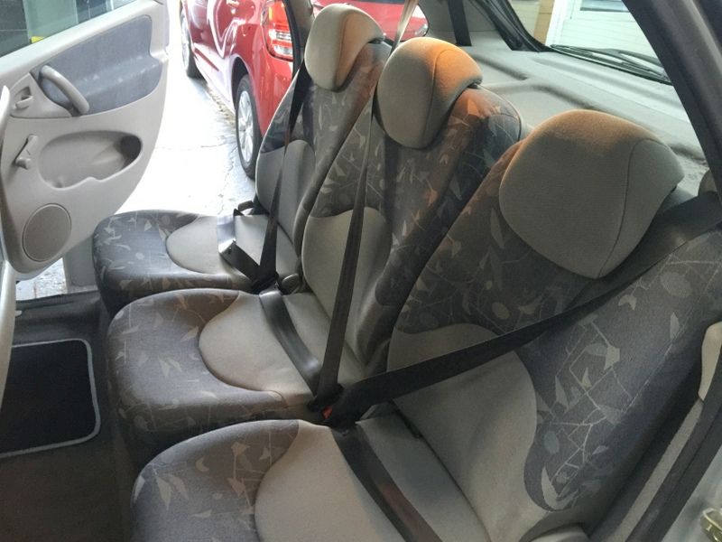 2004 Citroen Xsara Picasso 2.0 HDi LX 5Dr image 4