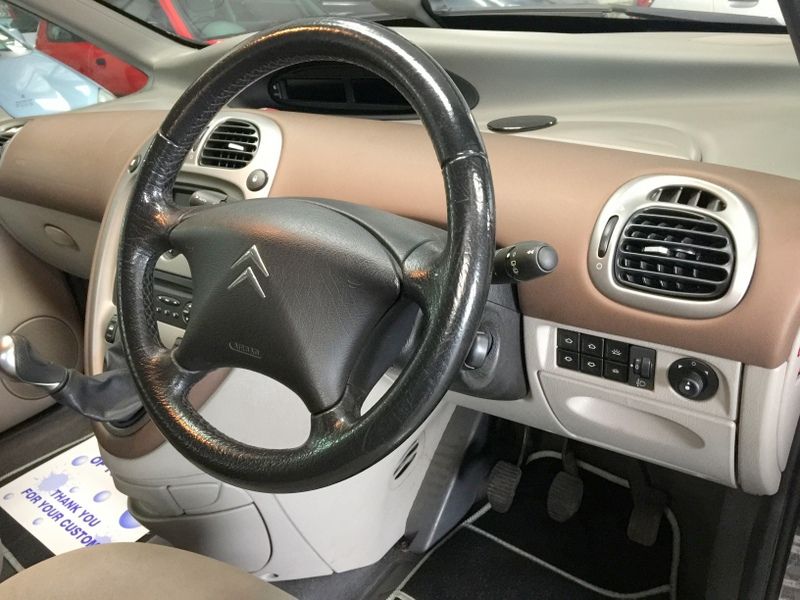 2006 Citroen Xsara Picasso 1.6 HDi Exclusive 5Dr image 3