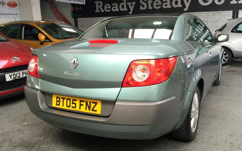 2005 Renault Megane 1.6VVT Dynamique 2Dr image 2