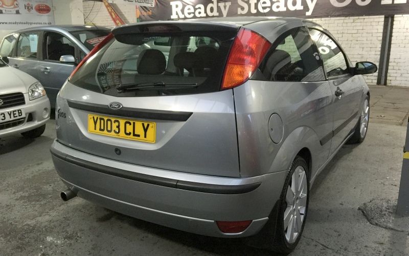 2003 Ford Focus 1.8 MP3 3dr image 2