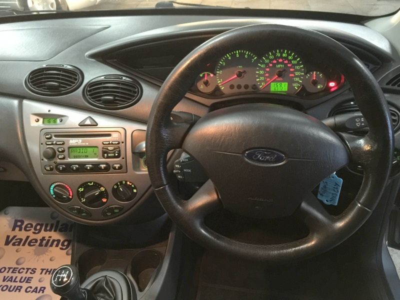 2003 Ford Focus 1.8 MP3 3dr image 3