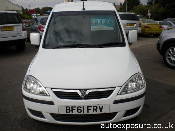 2011 Vauxhall Combo 1700 1.3CDTi image 1