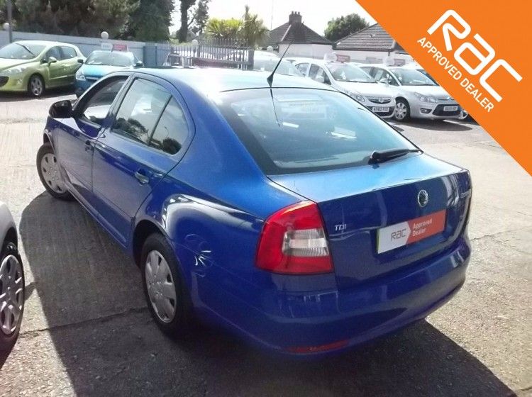 2010 Skoda Octavia 1.6 TDI CR S 5dr image 2