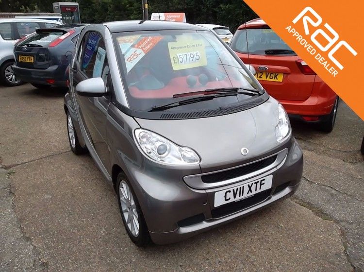 2011 Smart Fortwo Coupe Passion mhd 2dr image 1