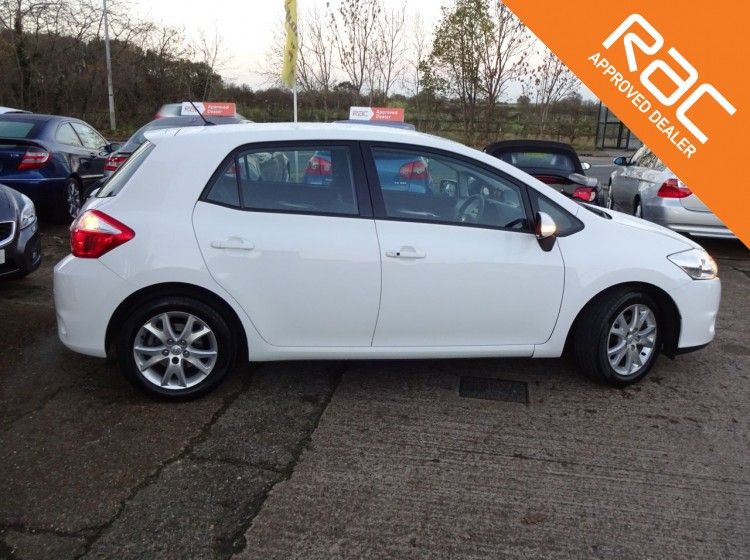 2012 Toyota Auris 1.6 V-Matic TR 5dr image 2