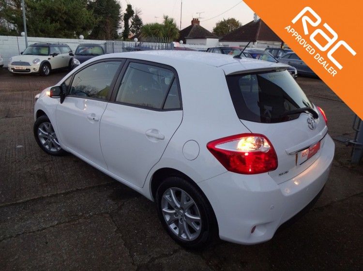 2012 Toyota Auris 1.6 V-Matic TR 5dr image 3