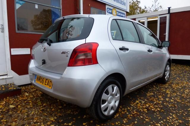 2006 TOYOTA YARIS 1.0 T2 VVT-I 5d image 3