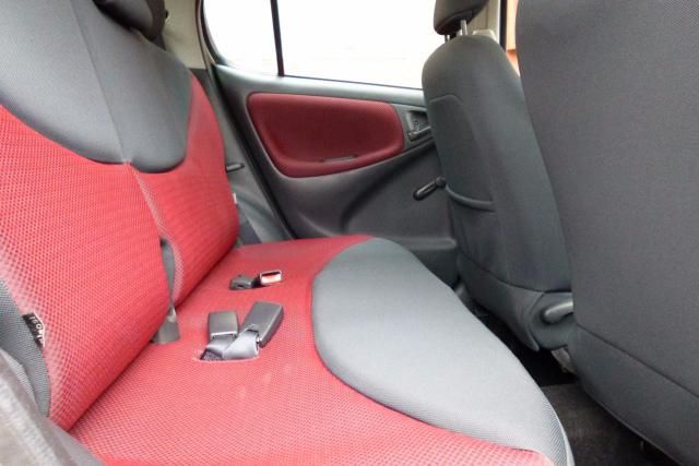 2005 TOYOTA YARIS 1.0 VVT-I 5d image 5