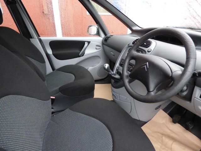 2005 CITROEN XSARA PICASSO 1.6 5d image 4