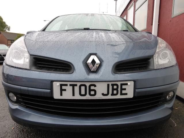 2006 RENAULT CLIO 1.6 INITIALE 16V 5d image 2