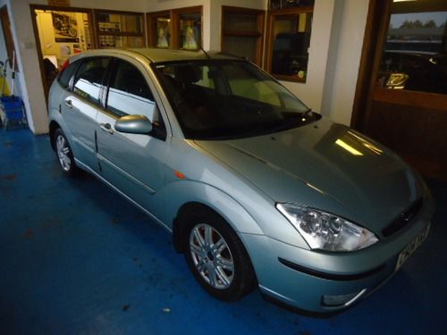 2004 Ford Focus Ghia image 1