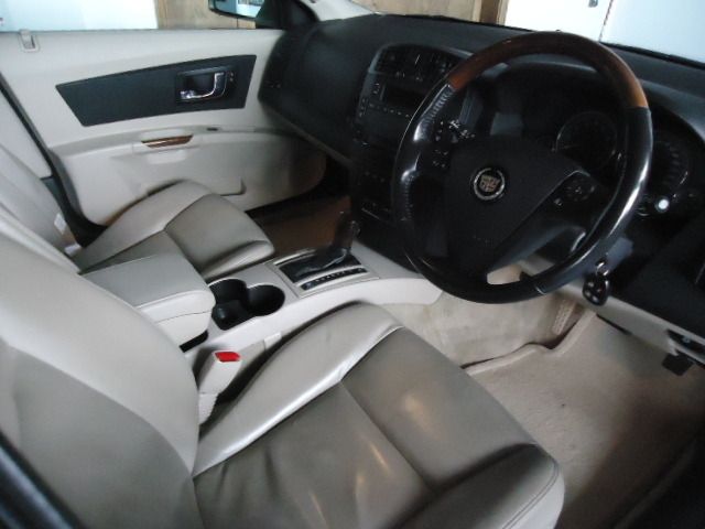 2005 Cadillac CTS V6 image 4