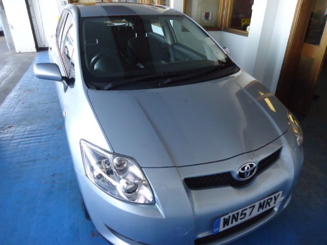 2007 Toyota Auris T3 D-4D image 1