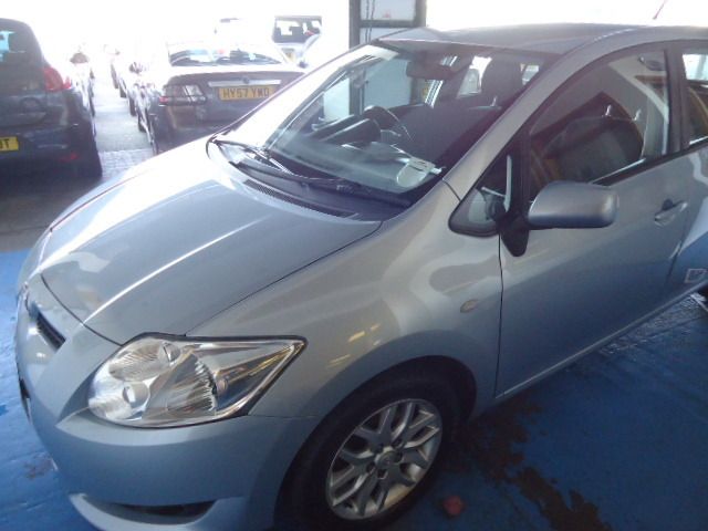 2007 Toyota Auris T3 D-4D image 2