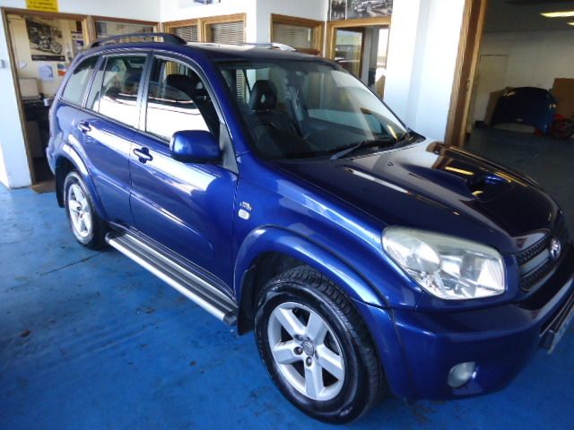 2003 Toyota RAV4 XT4 D-4D image 1