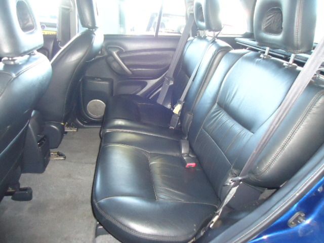 2003 Toyota RAV4 XT4 D-4D image 5