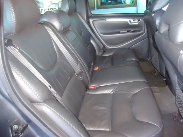 2005 Volvo XC70 image 5