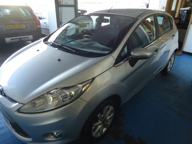 2010 Ford Fiesta Zetec 16V image 3