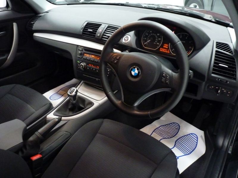2010 BMW 118i SE image 4