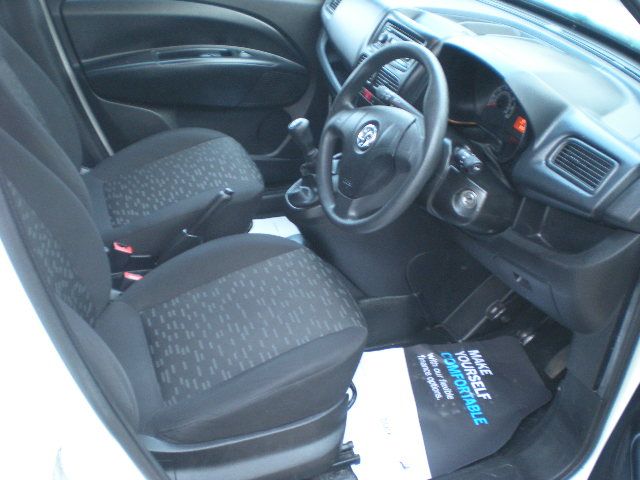 2012 VAUXHALL COMBO 1.3 CDTI image 5
