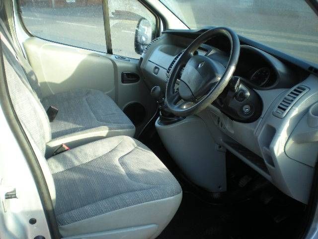 2012 RENAULT TRAFIC SL29dCi image 5