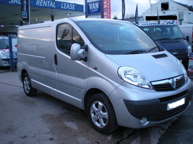 2013 VAUXHALL VIVARO 2.0CDTI image 1