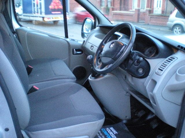 2013 VAUXHALL VIVARO 2.0CDTI image 5