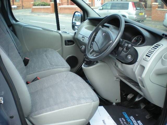 2014 RENAULT TRAFIC LL29dCi image 5