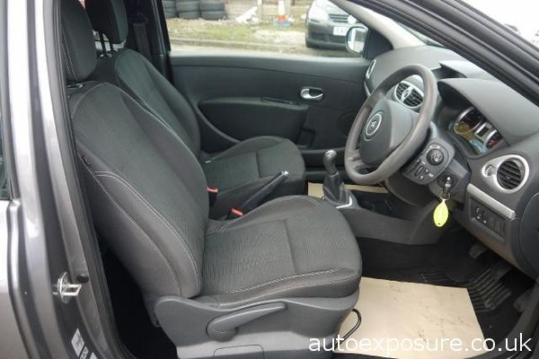 2011 RENAULT CLIO 1.5 dCi image 4
