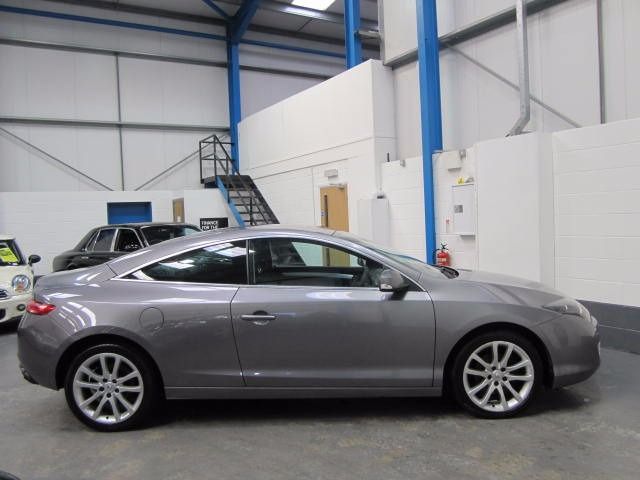 2009 RENAULT LAGUNA 2.0 DCI 3d image 2