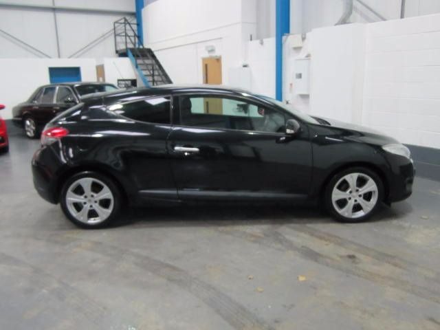 2011 RENAULT MEGANE 1.5 TOMTOM DCI image 2