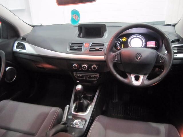 2011 RENAULT MEGANE 1.5 TOMTOM DCI image 4