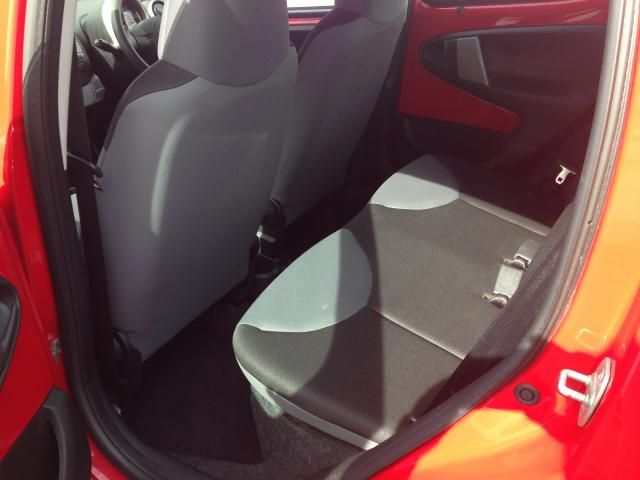 2012 CITROEN C1 1.0 VT 5d image 5