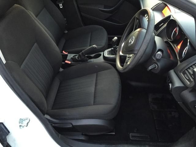 2011 VAUXHALL ASTRA 1.7 ES CDTI image 4
