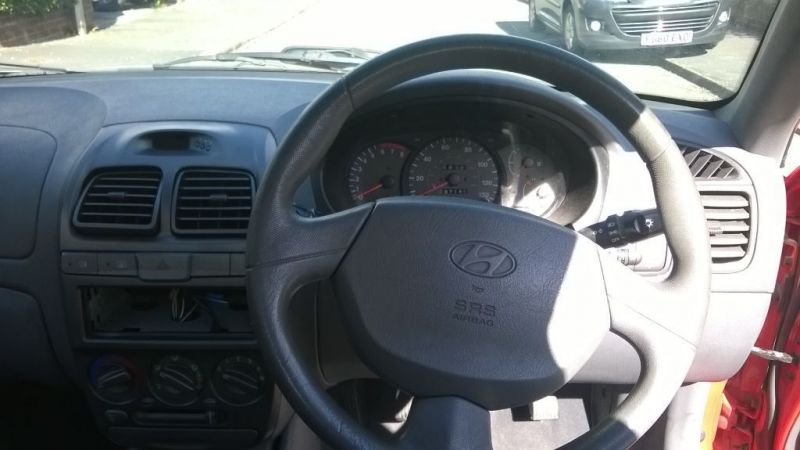 2003 Hyundai Accent image 2