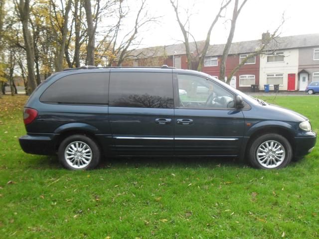2002 CHRYSLER GRAND VOYAGER 2.5 image 2