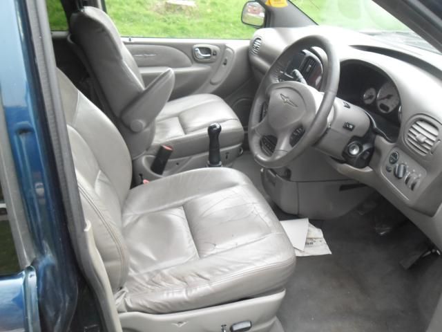 2002 CHRYSLER GRAND VOYAGER 2.5 image 4