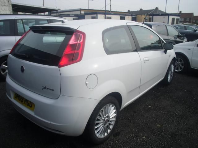 2009 FIAT GRANDE PUNTO 1.4 GP 3d image 2