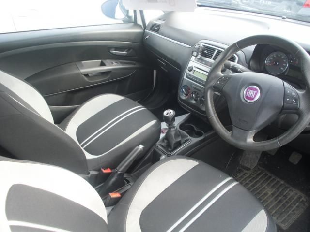 2009 FIAT GRANDE PUNTO 1.4 GP 3d image 3