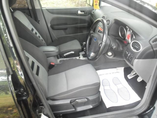 2009 FORD FOCUS 1.6 ZETEC S S/S 5d image 4