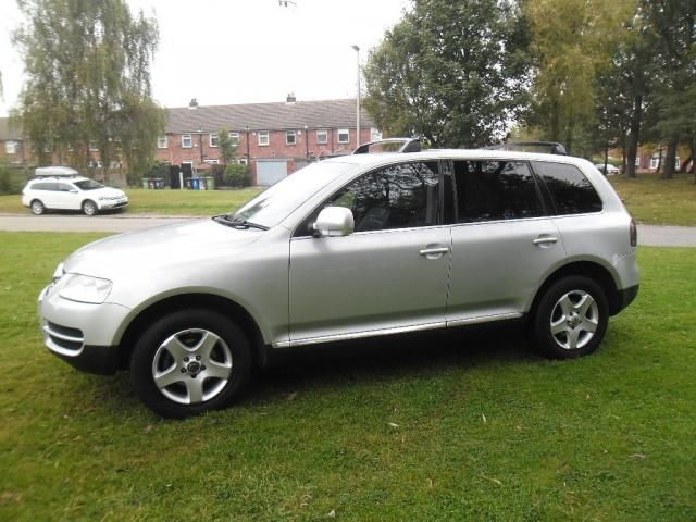 2004 VOLKSWAGEN TOUAREG 2.5 TDI 5d image 2