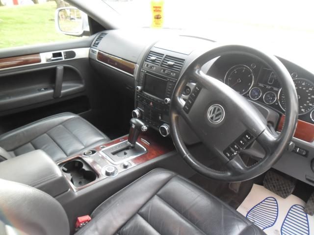 2004 VOLKSWAGEN TOUAREG 2.5 TDI 5d image 4
