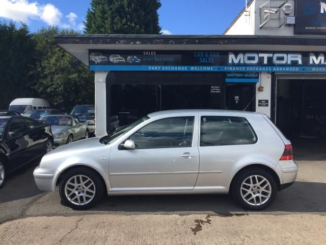 2003 VOLKSWAGEN GOLF 2.3 V5 3d image 2