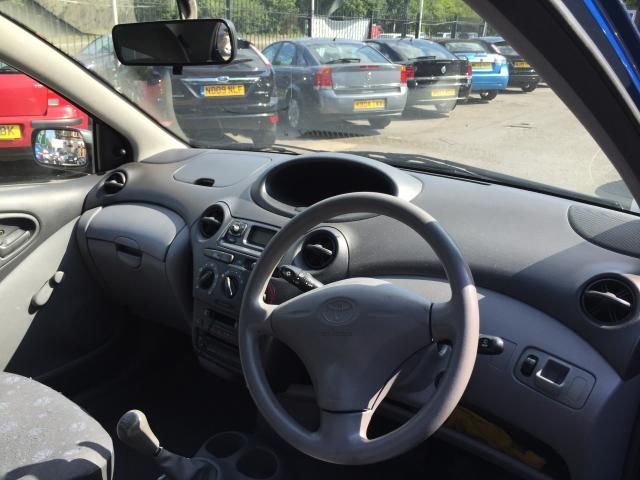 2002 TOYOTA YARIS 1.0 S VVT-I 3d image 4