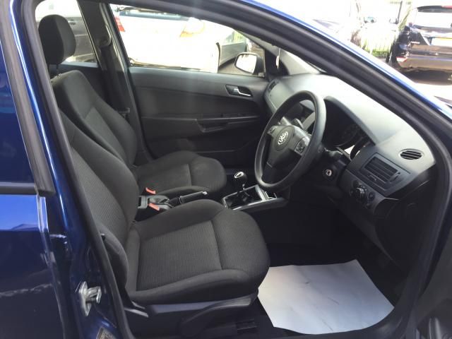 2005 VAUXHALL ASTRA 1.6 TWINPORT 5d image 5