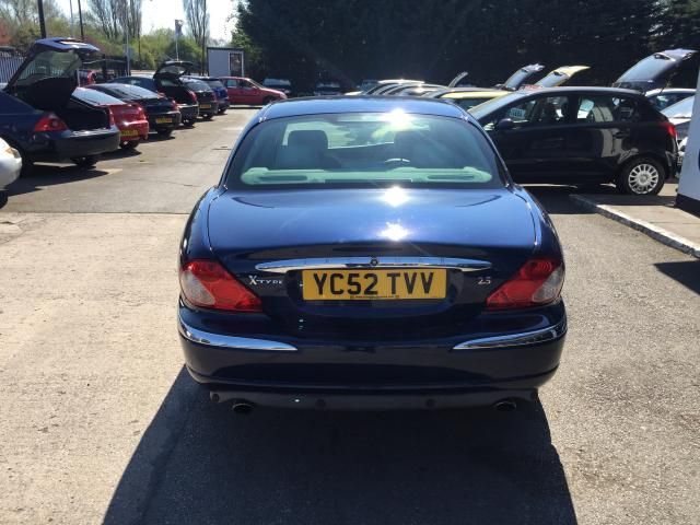 2002 JAGUAR X-TYPE 2.5 V6 SE 4d image 2