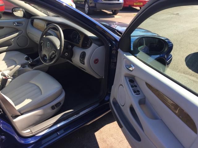 2002 JAGUAR X-TYPE 2.5 V6 SE 4d image 4