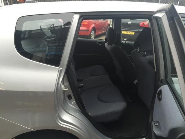 2004 HONDA JAZZ 1.3 DSI SE 5d image 5